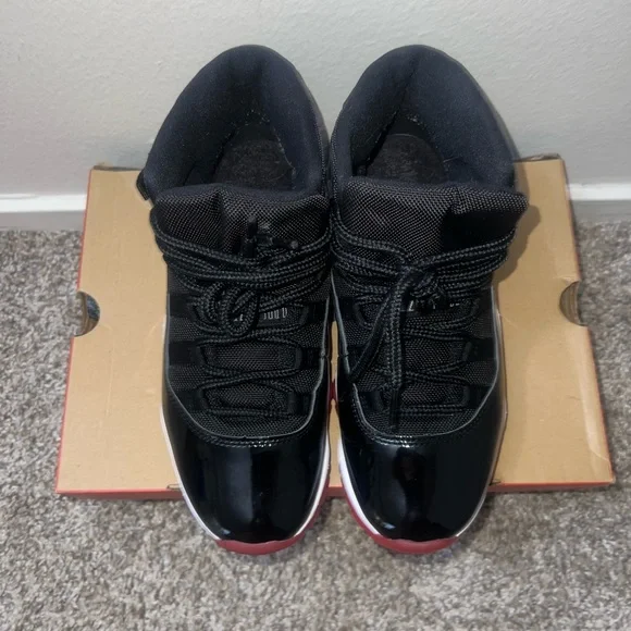 Air Jordan 11 Retro Bred - Picture 2 of 10